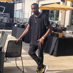 Meet your Posher, Darius